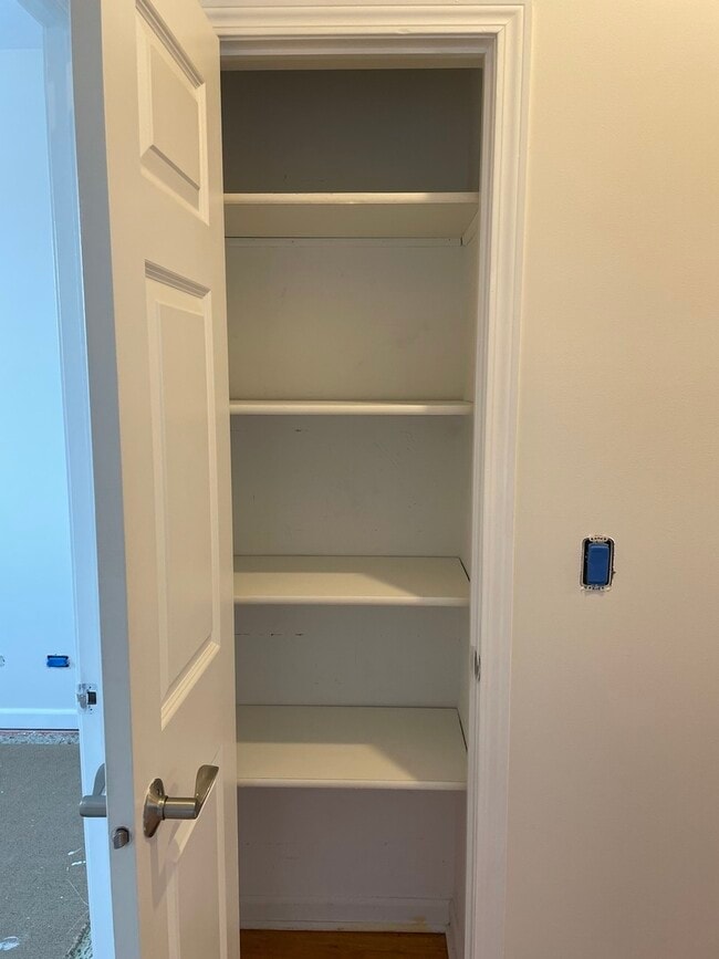 Building Photo - 4165 S Ellis Ave