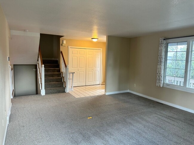 Building Photo - 802 Colony Ct