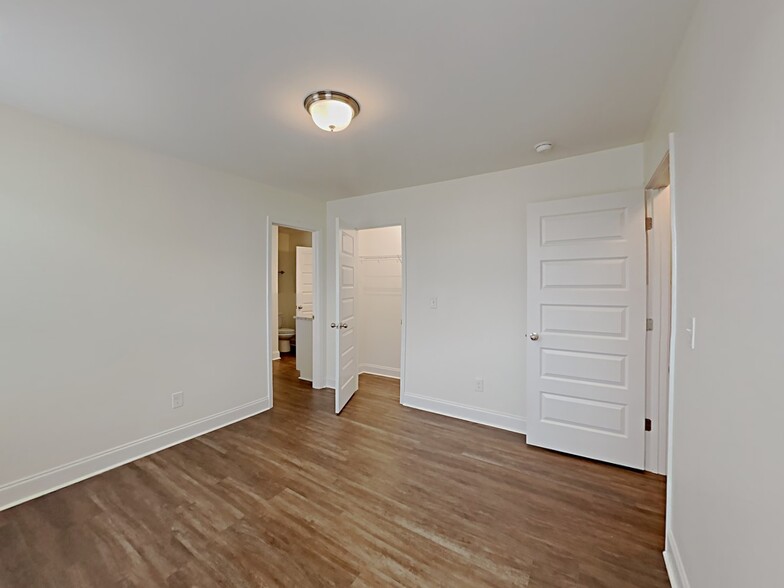 Building Photo - 5351 Tupelo St