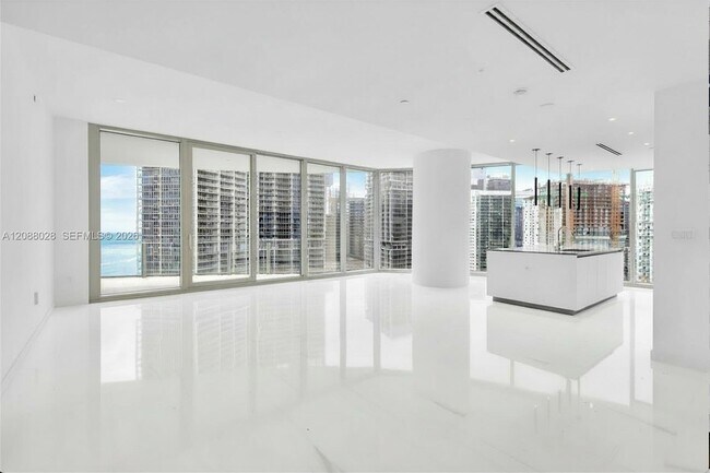 Building Photo - 300 Biscayne Blvd Way