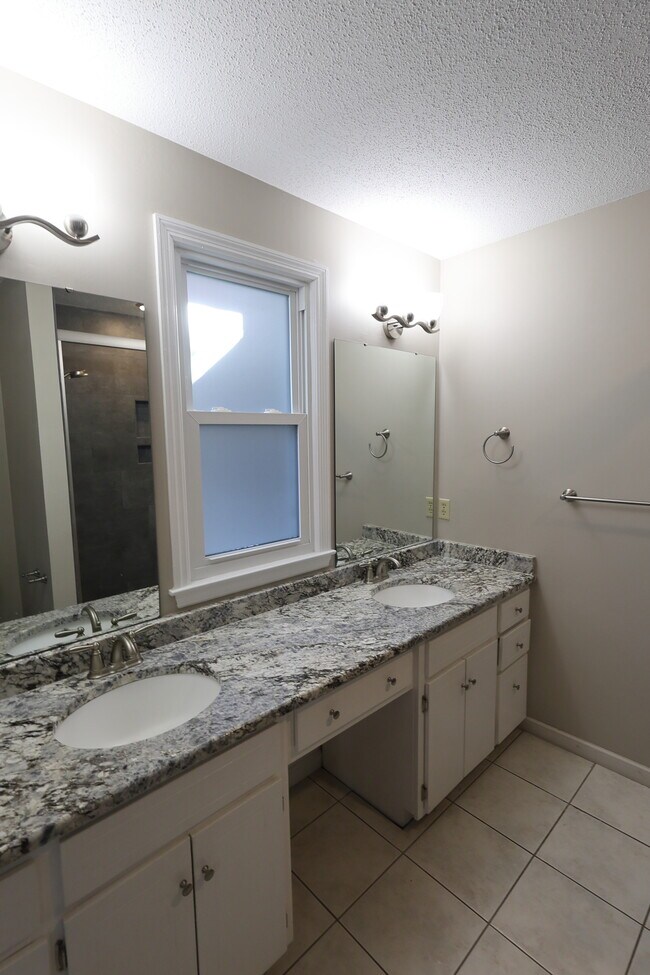 Building Photo - 313 Palomino Path