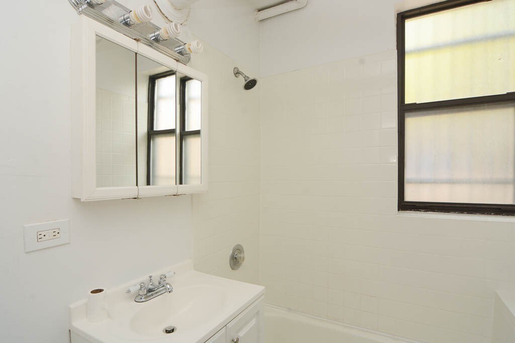 Building Photo - 1532 N Kedzie Ave