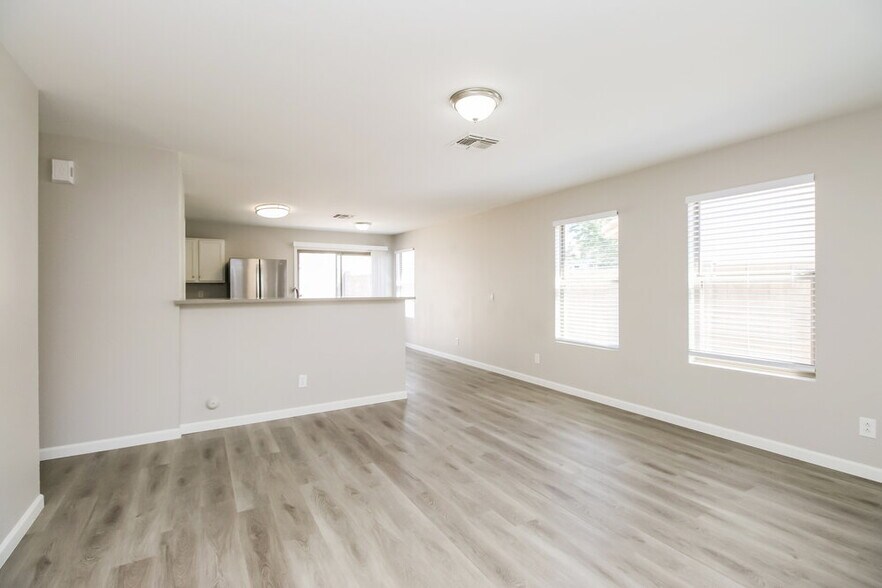 Building Photo - 10938 E Flossmoor Ave