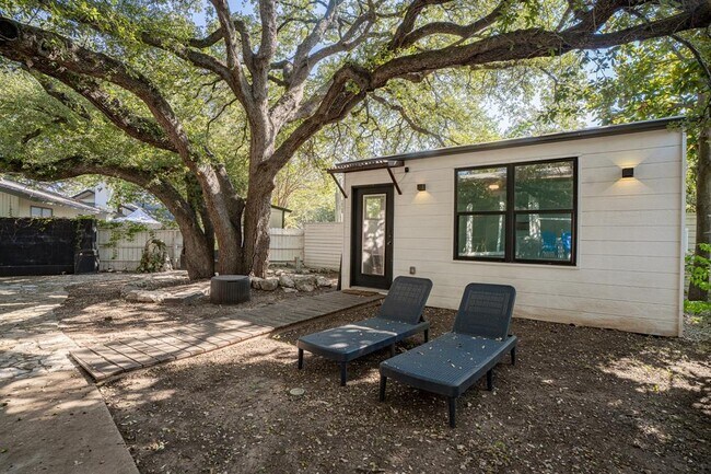 Building Photo - 12225 Wallingstone Ln