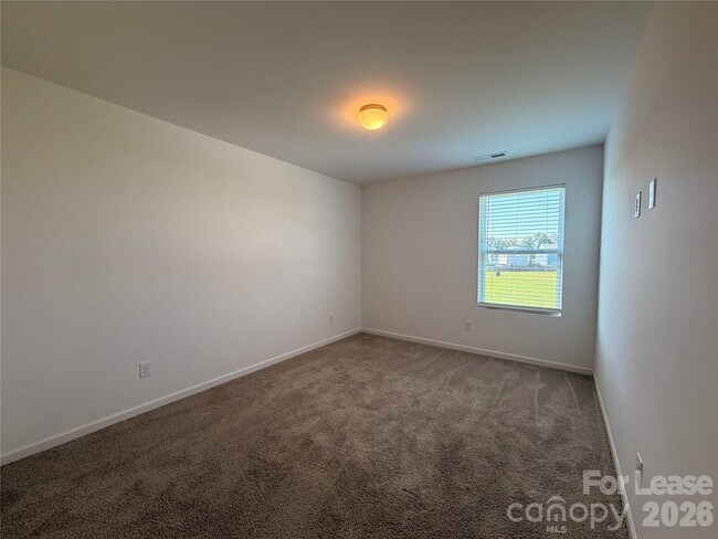 Building Photo - 242 Redondo Dr