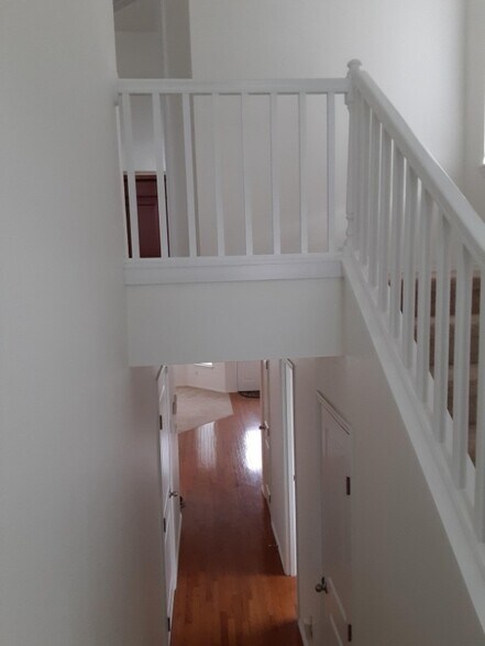 Building Photo - 2730 10th Ct SE