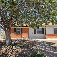 Building Photo - 3204 W Kansas Ave