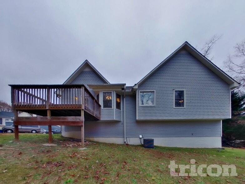 Building Photo - 3 Misty Ridge Pl