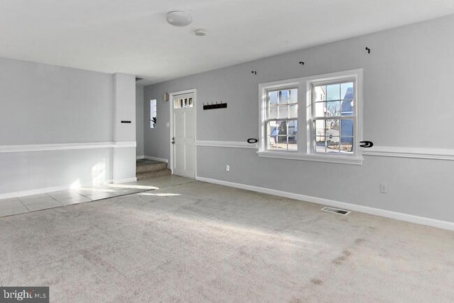 Building Photo - 2104 S Nelson St