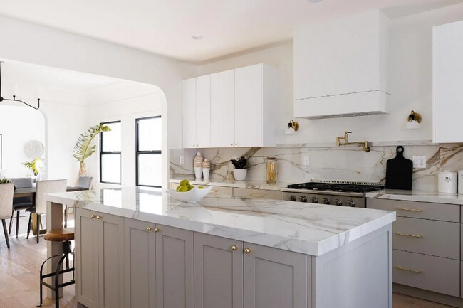 Building Photo - Stunning Echo Park house + Creative Space/Studio - Prime location walking distance to Sunset Blvd...