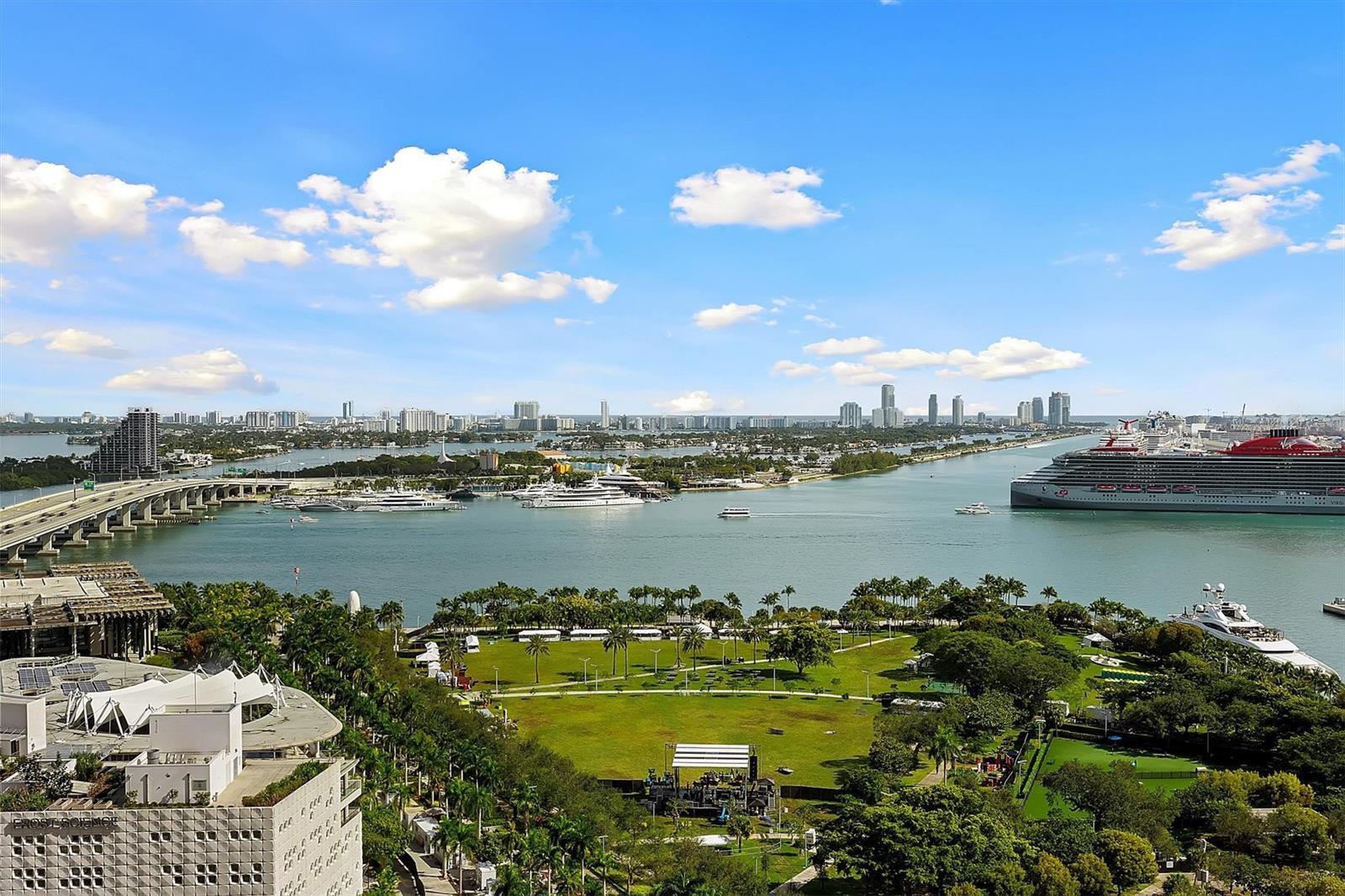 Building Photo - 1040 Biscayne Blvd