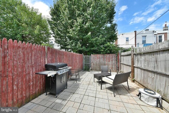 Building Photo - 3120 Almond St