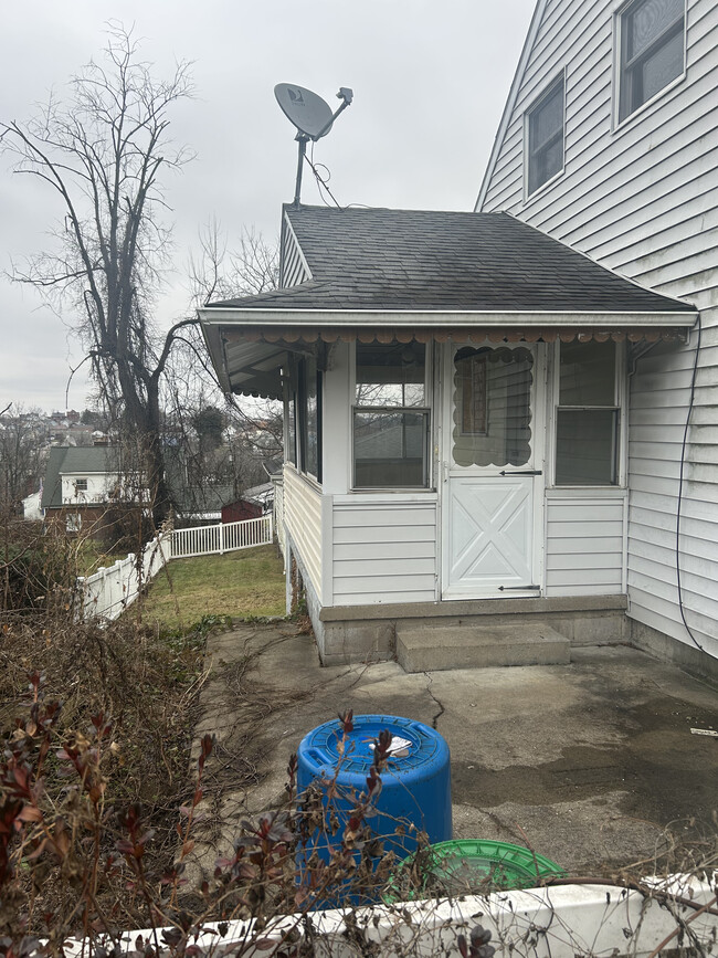 Building Photo - 335 S Lincoln Ave