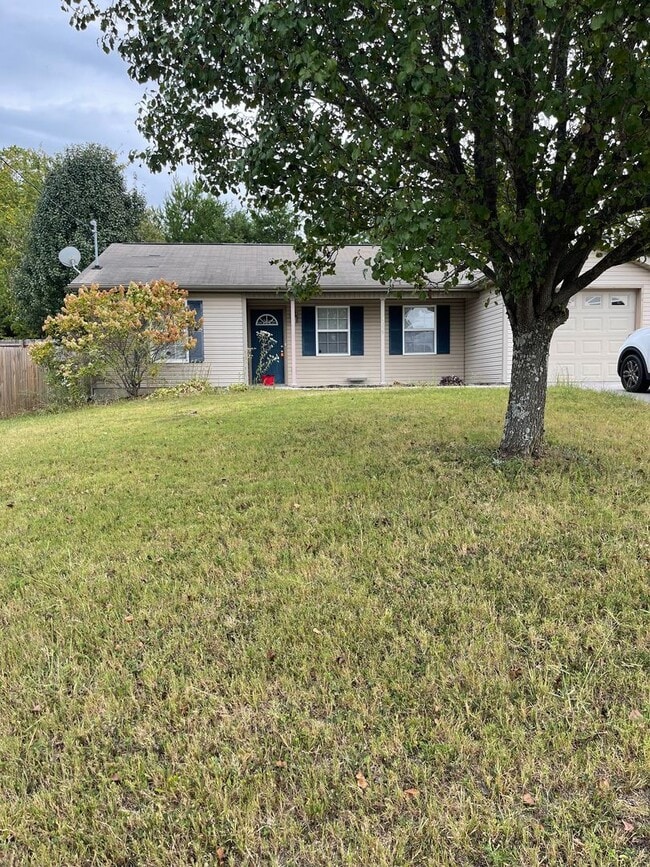 Building Photo - Powell 37849 - 3 bedroom, 2 bath home - Contact Lisa Vineyard (865) 216-9334