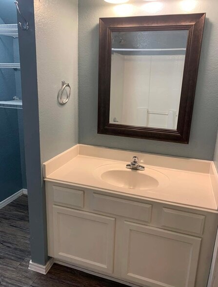 Building Photo - 6918 Heathers Way