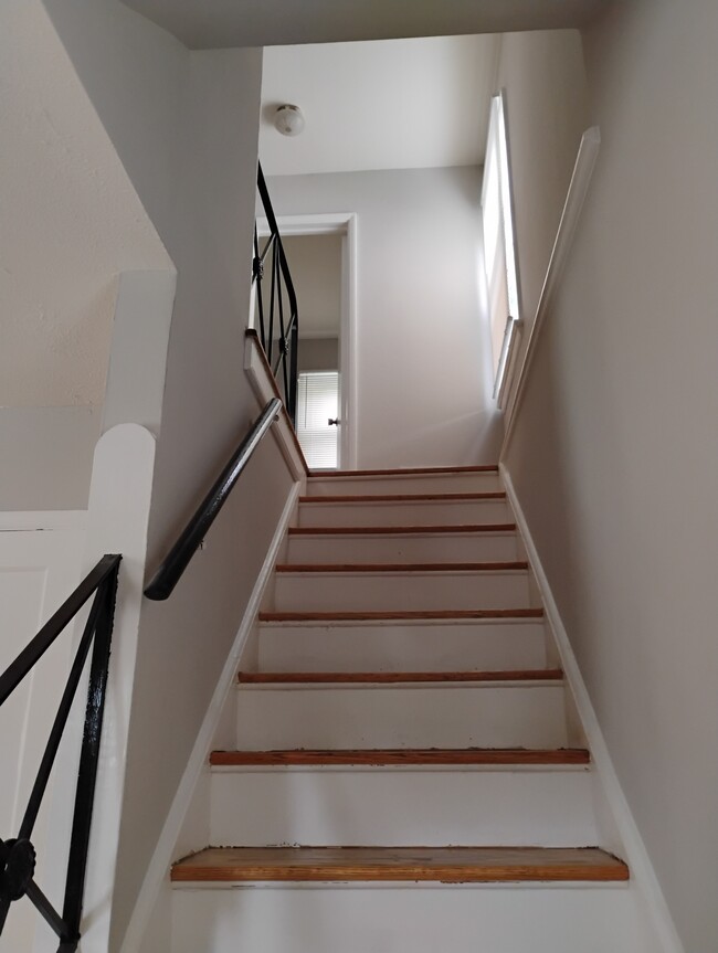 Staircase to Upper floor - 1711 Norton Rd