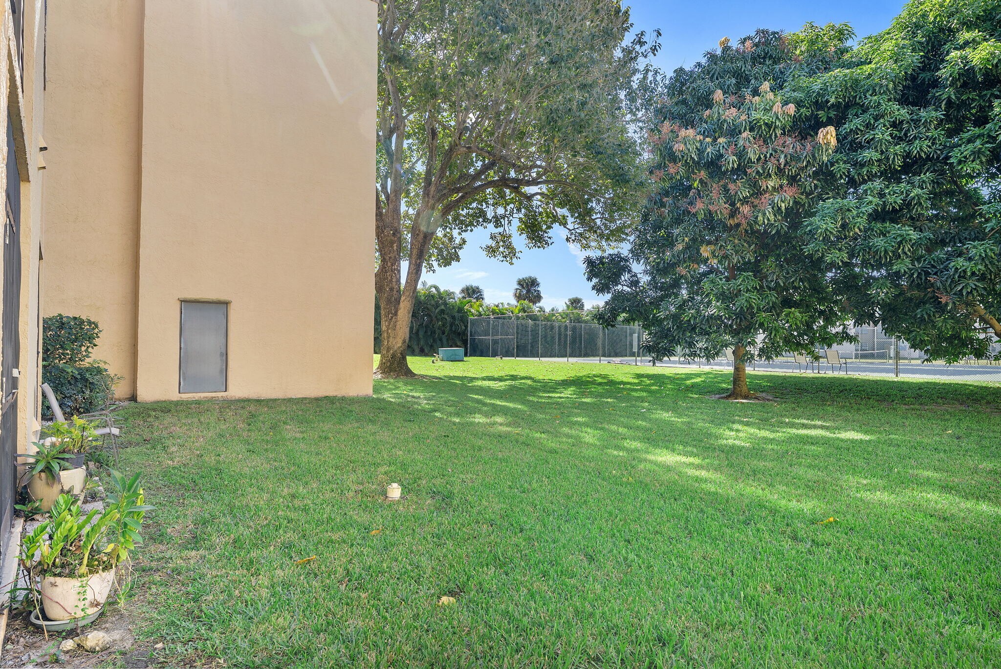 Building Photo - 9370 SW 8th St