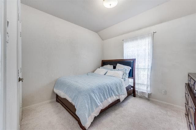 Building Photo - 402 Horse Shoe Dr