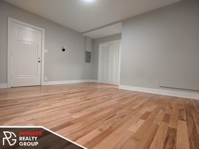 Building Photo - 4831 N Damen Ave