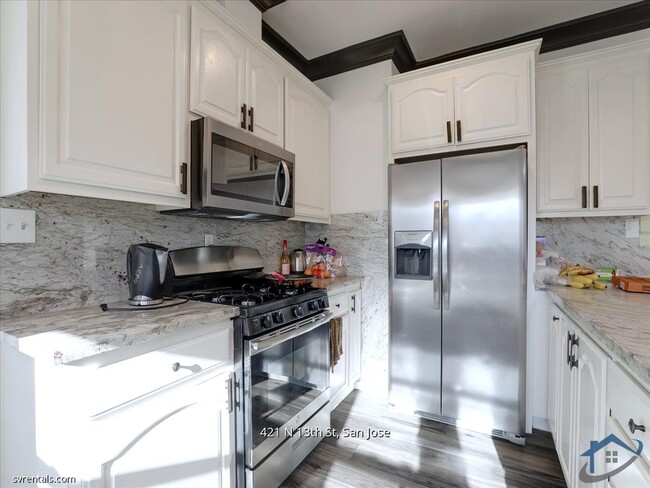 Building Photo - 421 N 13th St