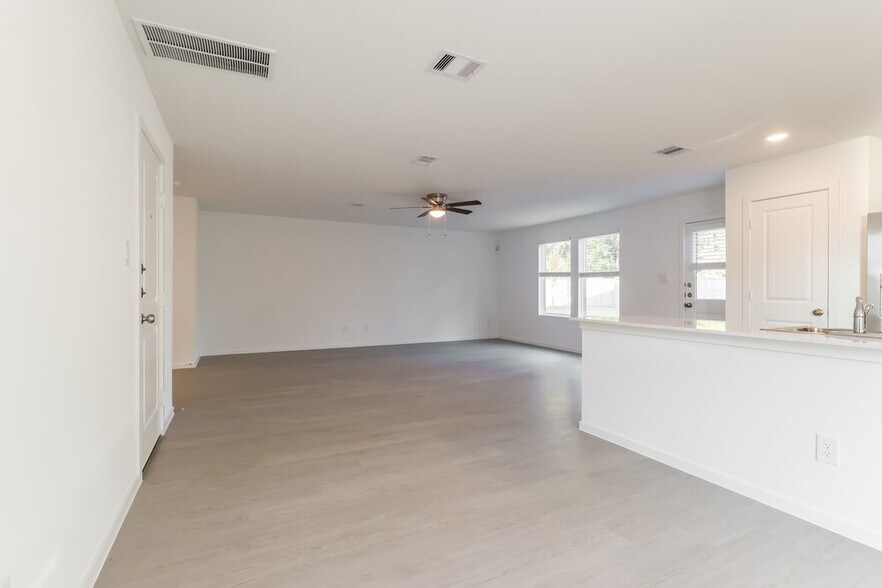 Building Photo - 1705 Lofty Cedar Ct