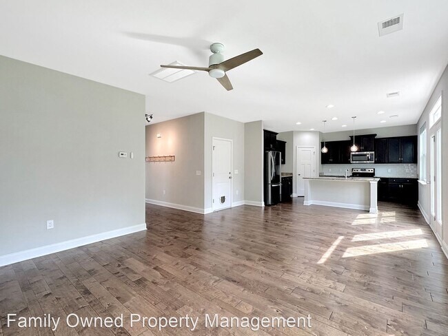 Building Photo - 3 br, 2.5 bath House - 206 Wathen Drive