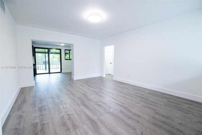 Building Photo - 3401 SW 17th St