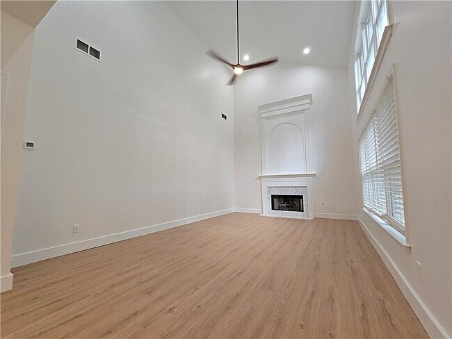 Building Photo - 3535 Morning Ivy Way NE