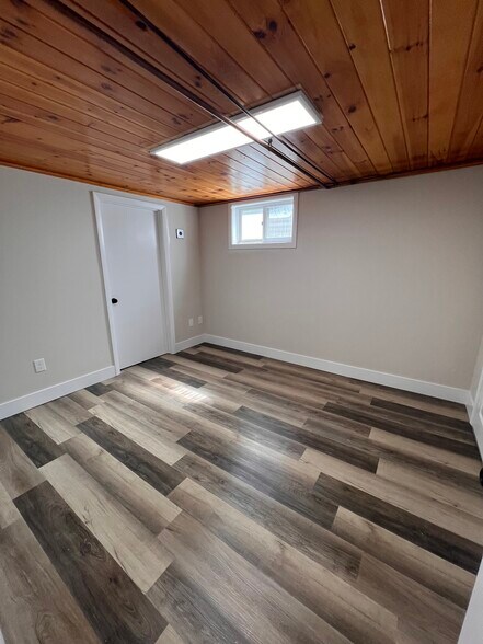 Building Photo - 152 Woodland Ave