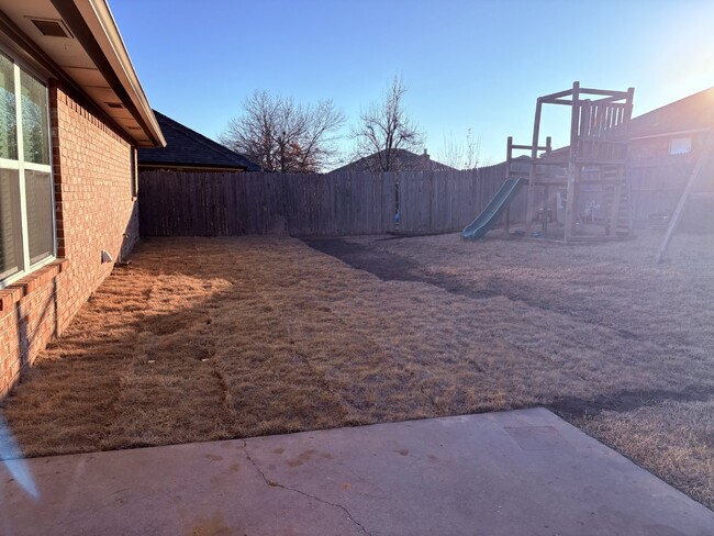 Building Photo - Four bedroom home in Central Norman