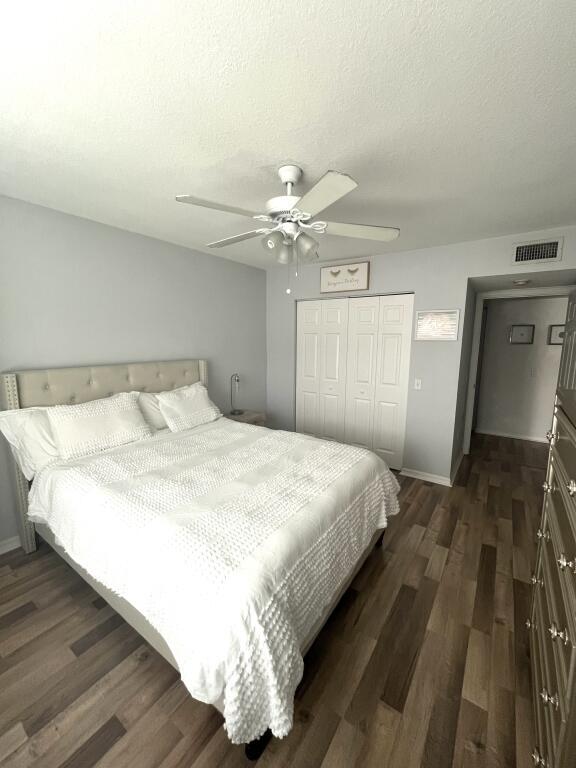 Building Photo - 713 Villa Cir