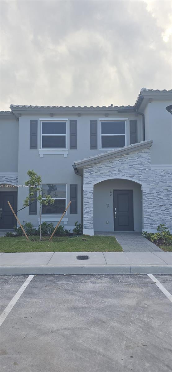 Primary Photo - 102 NW 11th Ct