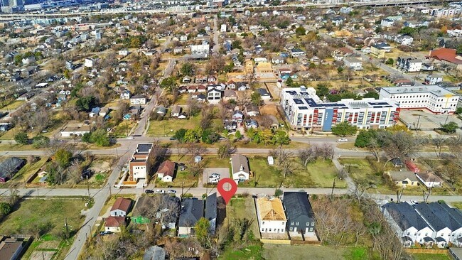 Building Photo - 3320 Francis St