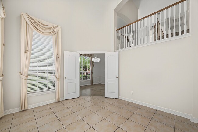 Building Photo - 5807 Bayberry Way