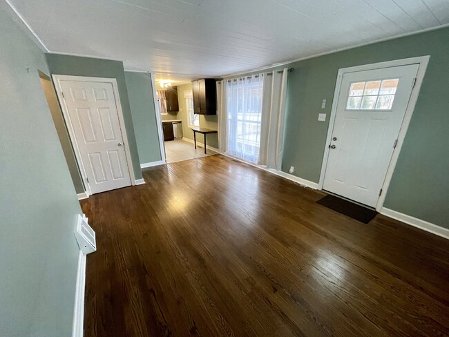 Building Photo - Charming Renovated Bungalow in Lindbergh S...