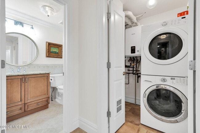 Building Photo - 606 North Blvd