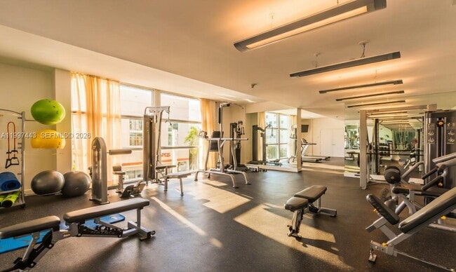 Building Photo - 350 NE 24th St