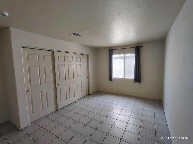 Building Photo - 6552 Wilma Ave