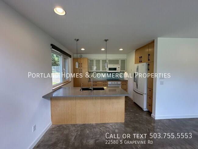 Building Photo - 22580 S Grapevine Rd