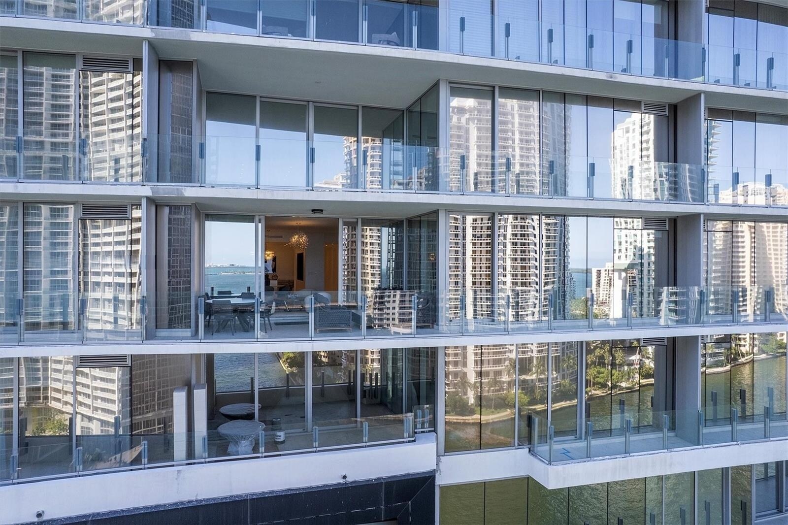 Building Photo - 300 Biscayne Boulevard Way