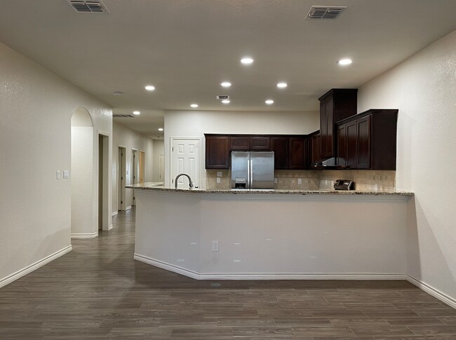 Building Photo - 7015 Hallie Ridge