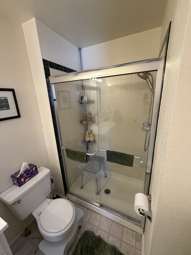 Building Photo - 4268 Stoneridge Dr