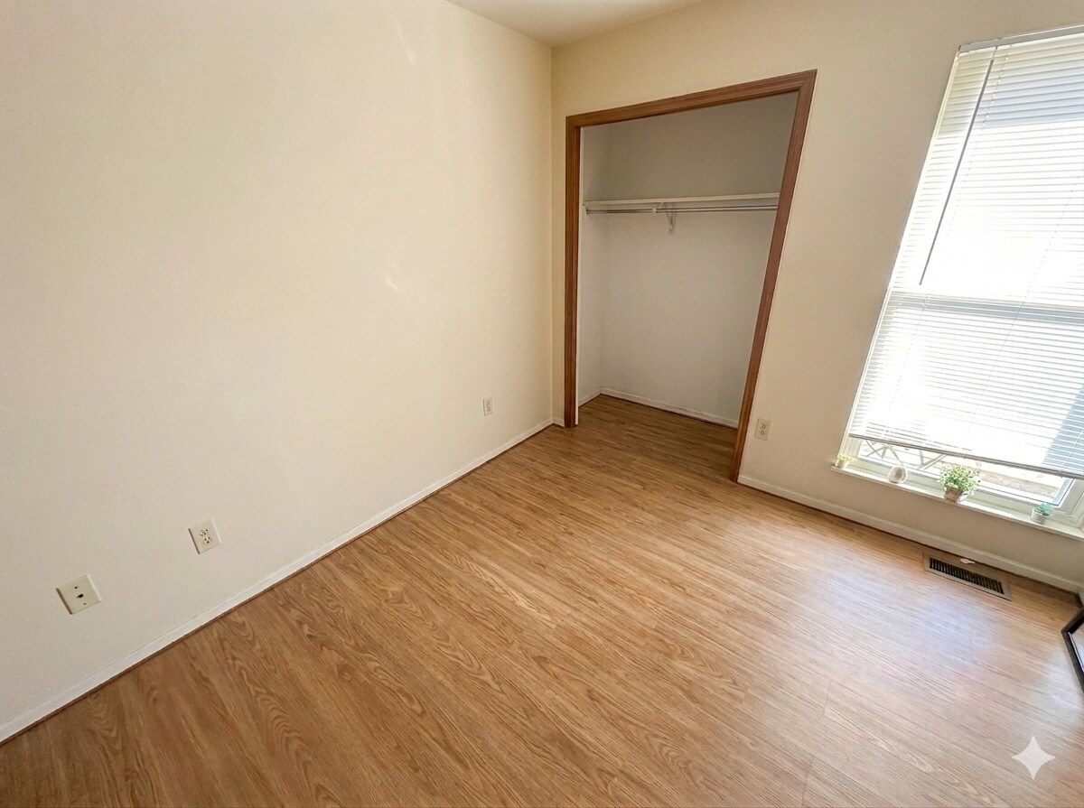 Building Photo - 1531 Whitehall Blvd