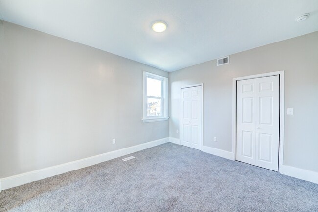 Building Photo - 426 Edgemont St