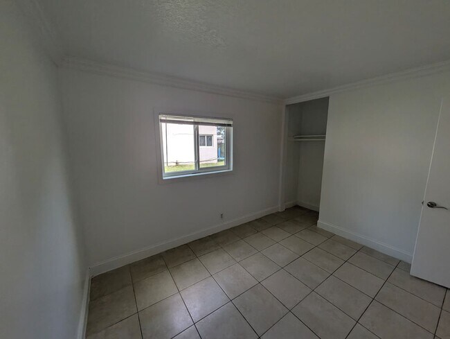 Building Photo - 817 Lighthouse Dr