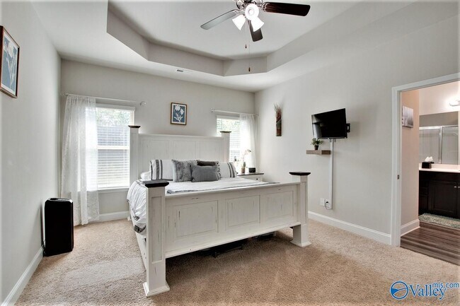 Building Photo - 155 Grey Fawn Trail