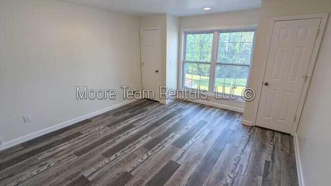 Building Photo - Turnabout Lane Duplex