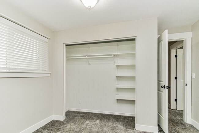 Building Photo - Remodeled Orem Home! Large Backyard! Amazing Location!