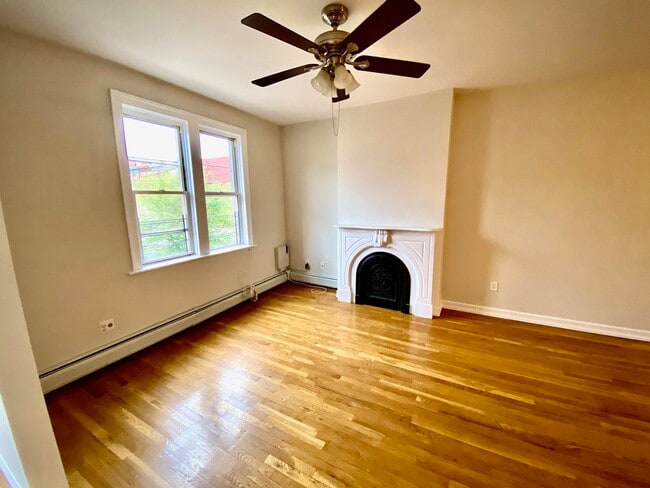 Building Photo - 323.5 Pavonia Ave