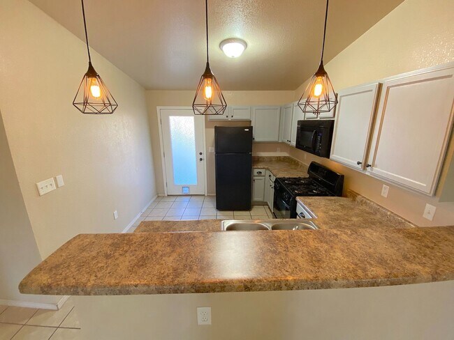 Building Photo - Northeast El Paso 3 Bed Refrig A/C